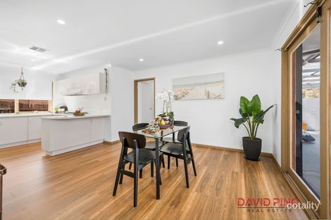 Property photo of 8 Pinnacle Crescent Brookfield VIC 3338