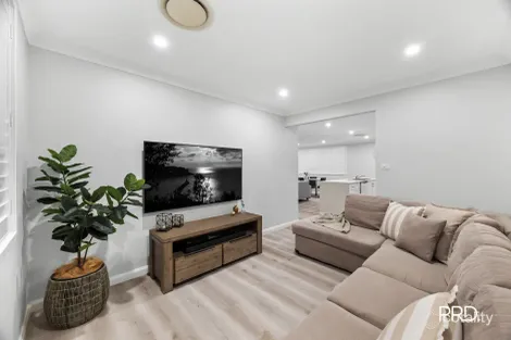 Property photo of 16 Water Gum Drive Jordan Springs NSW 2747