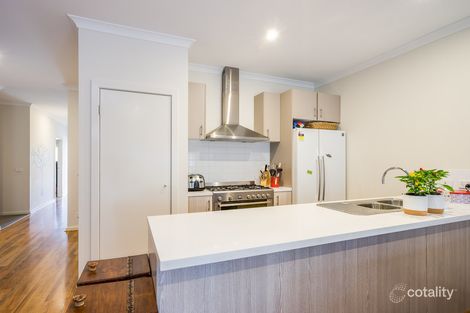 Property photo of 10 Wattlewoods Place Carrum Downs VIC 3201