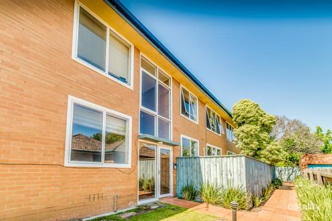 2/18 Magnolia Rd, Gardenvale, VIC 3185