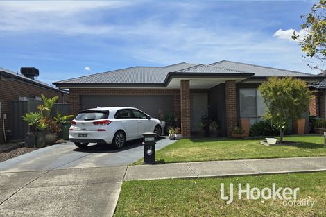 Property photo of 12 Starling Street Cranbourne East VIC 3977