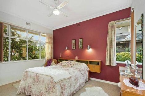 Property photo of 46 Mountain View Parade Rosanna VIC 3084