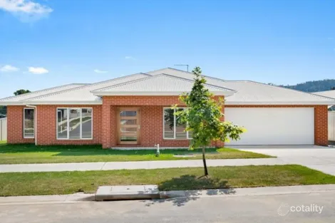 13 Bogong Dr, Tangambalanga, VIC 3691