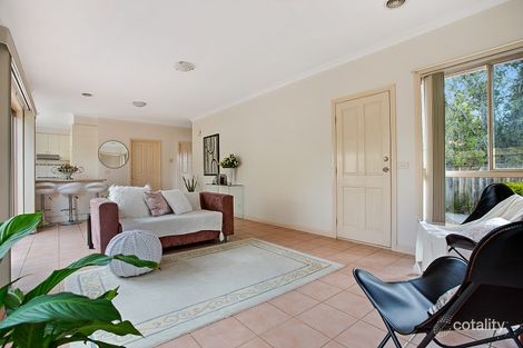 Property photo of 2/17 Turtur Close Mill Park VIC 3082