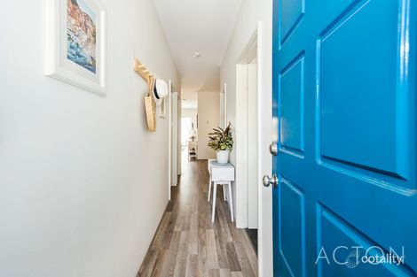 Property photo of 33 Gouldian Circuit Alkimos WA 6038