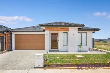 21 Buckingham Bvd, Strathtulloh, VIC 3338