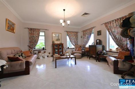 Property photo of 35 Mallee Way Gwelup WA 6018