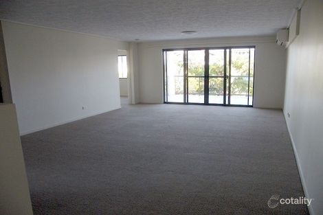 Property photo of 21/4 Grand Parade Parrearra QLD 4575