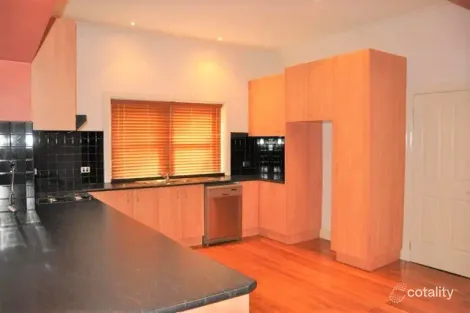 Property photo of 5 College Road Werribee VIC 3030