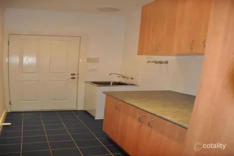 Property photo of 5 College Road Werribee VIC 3030