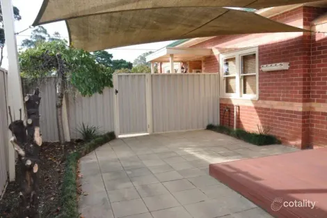 Property photo of 5 College Road Werribee VIC 3030