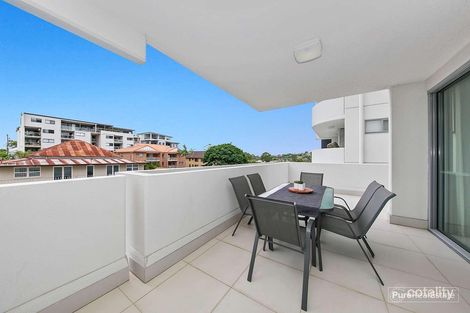 Property photo of 204/13-15 Isedale Street Wooloowin QLD 4030