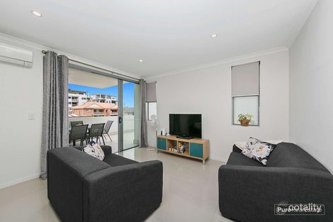 Property photo of 204/13-15 Isedale Street Wooloowin QLD 4030