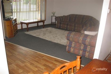 Property photo of 2/30 Denton Park Drive Rutherford NSW 2320