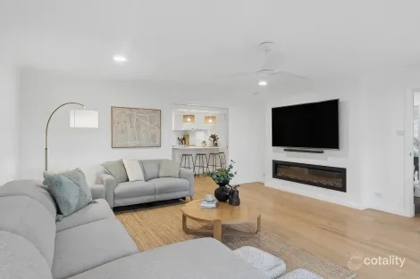 Property photo of 3 Nullabor Place Yarrawarrah NSW 2233