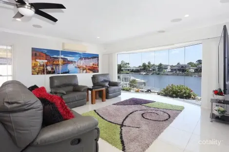 Property photo of 48 Monterey Keys Drive Helensvale QLD 4212