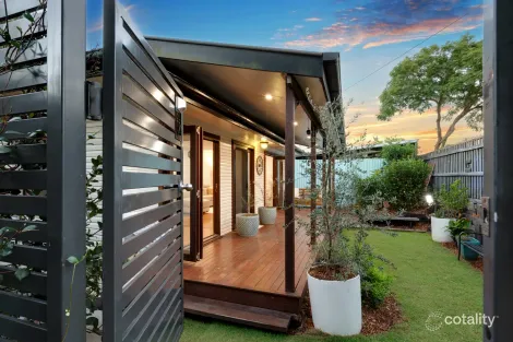 Property photo of 29 Dovedale Crescent Ashgrove QLD 4060