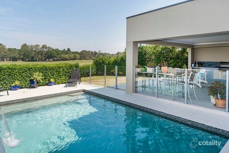 8605 Magnolia Dr E, Hope Island, QLD 4212