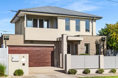 9 Surrey St, Mornington, VIC 3931