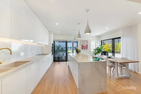 Property photo of 3 Caley Street Chifley NSW 2036