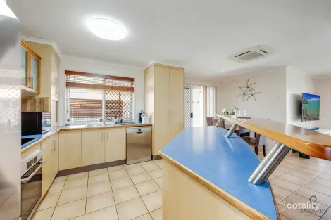 Property photo of 3 Fixter Avenue Kalkie QLD 4670