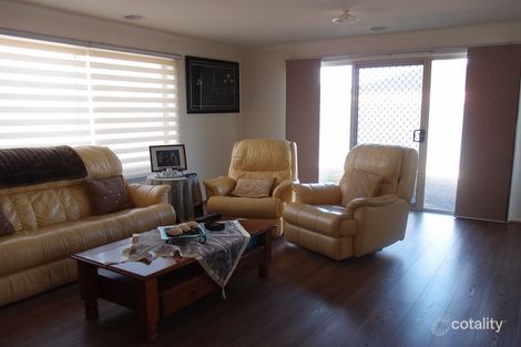 Property photo of 15 Fieldstone Way Brookfield VIC 3338