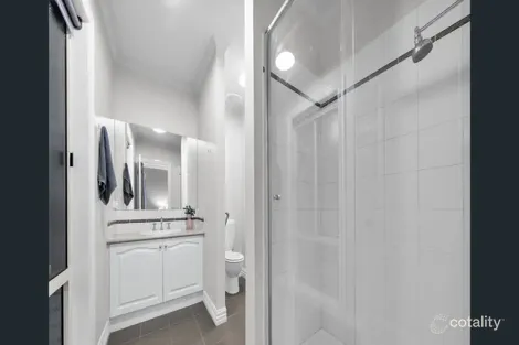 Property photo of 32 Champagne Grove Narre Warren South VIC 3805