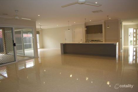 Property photo of 10 Greenaway Court Sale VIC 3850