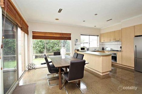 Property photo of 33 The Glades Taylors Hill VIC 3037
