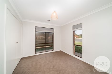 Property photo of 15 Tura Place Glenfield Park NSW 2650