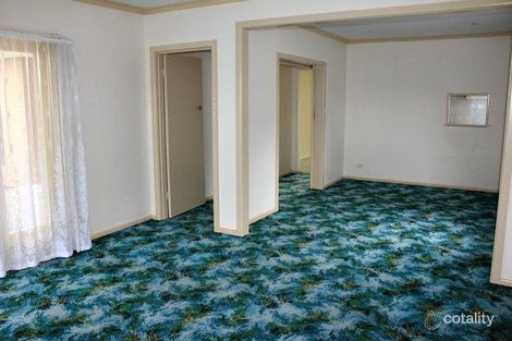 Property photo of 10 Locher Avenue Reservoir VIC 3073