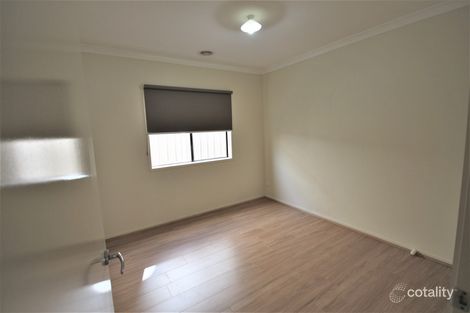 33 Clarendon Ave, Craigieburn, VIC 3064