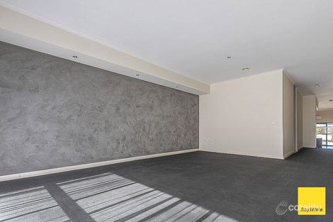Property photo of 203B Aspinall Street Kangaroo Flat VIC 3555