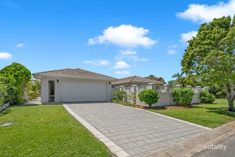 9 Torio Pl, Runaway Bay, QLD 4216