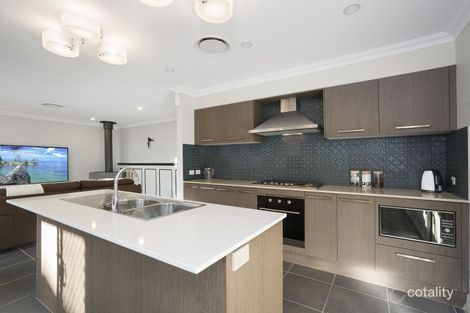 Property photo of 22 Bushview Lane Moorebank NSW 2170