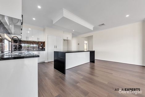 Property photo of 63 Waterman Drive Clyde VIC 3978