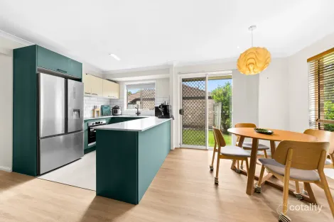 Property photo of 8 Shapcott Place Runcorn QLD 4113