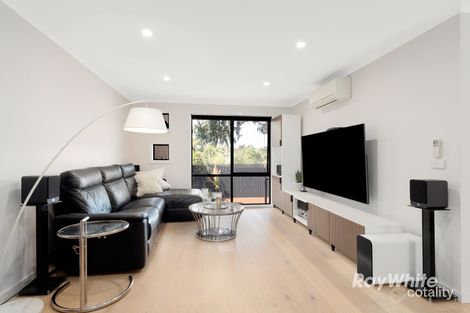 Property photo of 2/17 Forster Road Mount Waverley VIC 3149
