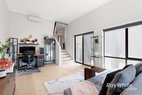 Property photo of 2/17 Forster Road Mount Waverley VIC 3149