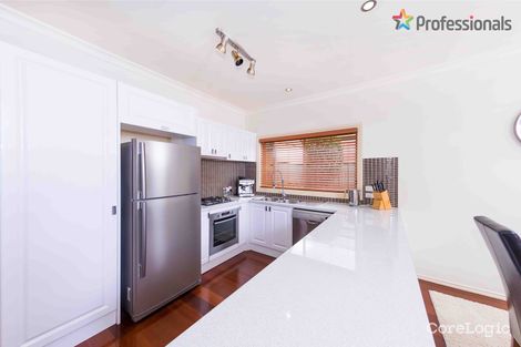 Property photo of 8 Creekbank Place Caroline Springs VIC 3023