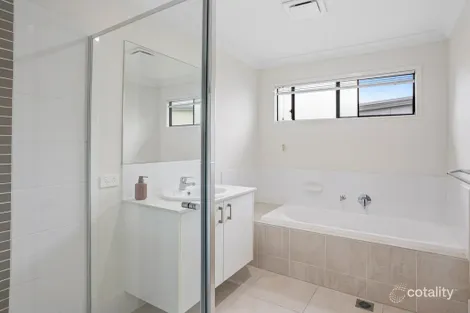 Property photo of 19/7 Franco Place Bridgeman Downs QLD 4035