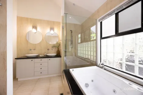 Property photo of 15 Pirianda Mons QLD 4556