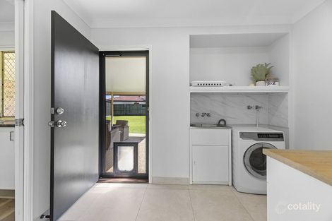 Property photo of 6 Pinemount Crescent Oxenford QLD 4210