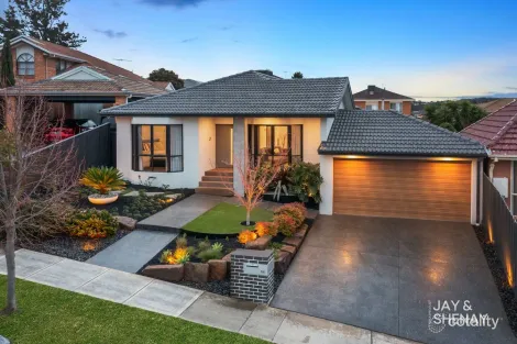 Property photo of 11 Truslove Court Endeavour Hills VIC 3802