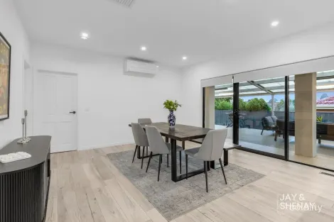 Property photo of 11 Truslove Court Endeavour Hills VIC 3802