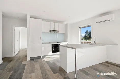 Property photo of 26 Coxon Parade North Geelong VIC 3215
