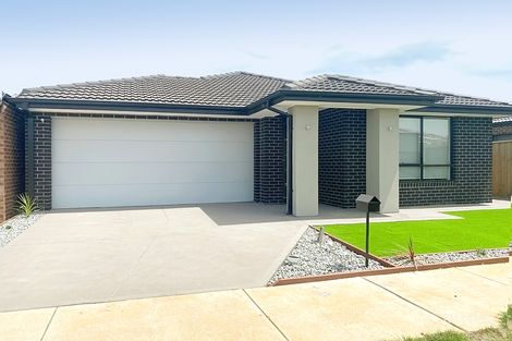 4 Huntingfield St, Thornhill Park, VIC 3335