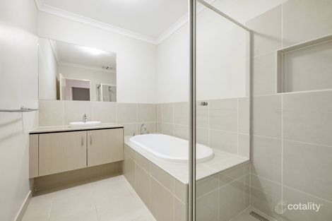 Property photo of 11 Buckskin Drive Clyde North VIC 3978