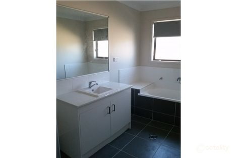 Property photo of 85 Daydream Crescent Springfield Lakes QLD 4300