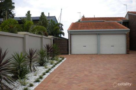 2/7 Markham Ave, Runaway Bay, QLD 4216